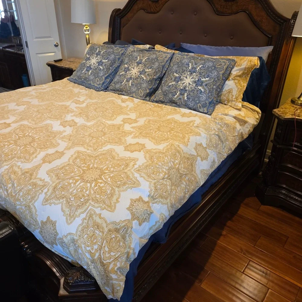 Pottery Barn King Duvet Cover Set 6pc, Gold Medallion 2 King & 3 Euro Shams Blue